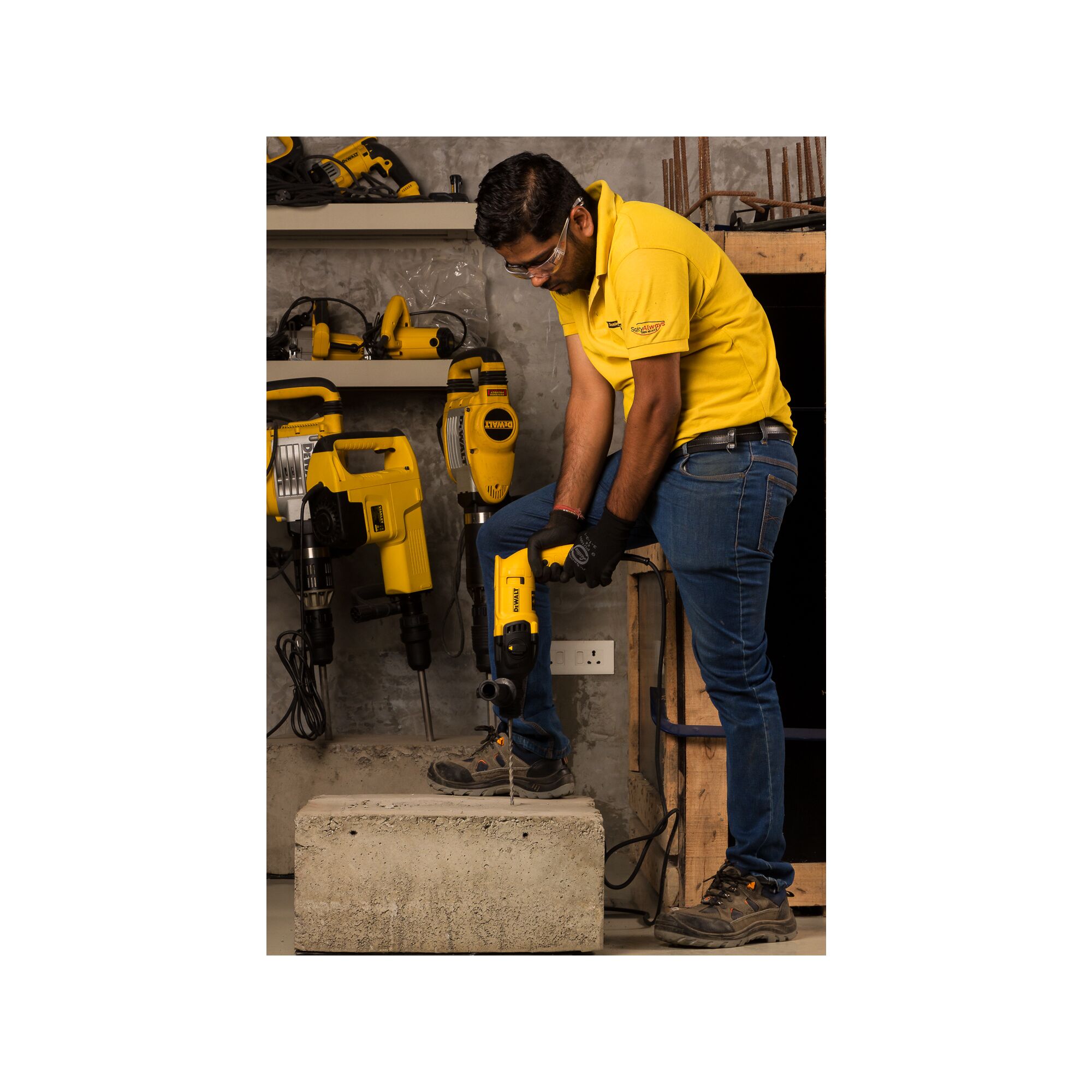 26mm 3 mode SDS-Plus Hammer | DEWALT